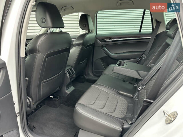 Белый Шкода Kodiaq, объемом двигателя 2 л и пробегом 199 тыс. км за 26750 $, фото 90 на Automoto.ua