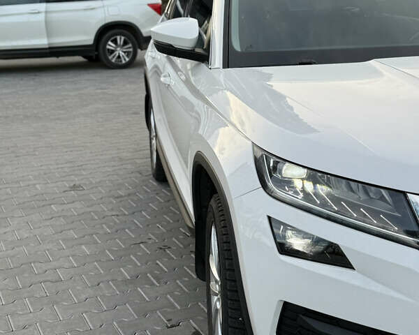 Білий Шкода Kodiaq, об'ємом двигуна 1.98 л та пробігом 197 тис. км за 22999 $, фото 11 на Automoto.ua
