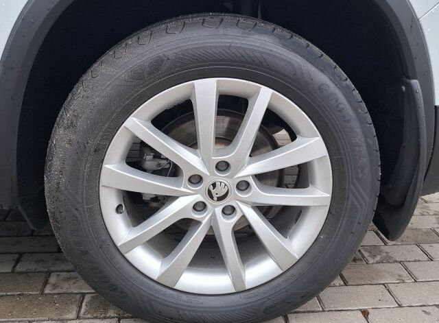 Білий Шкода Kodiaq, об'ємом двигуна 2 л та пробігом 242 тис. км за 22000 $, фото 16 на Automoto.ua