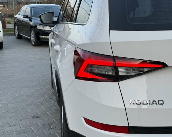 Білий Шкода Kodiaq, об'ємом двигуна 1.98 л та пробігом 197 тис. км за 22999 $, фото 14 на Automoto.ua