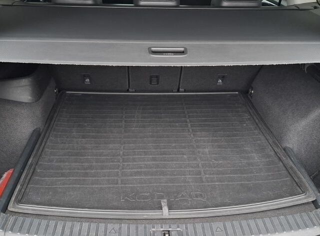 Білий Шкода Kodiaq, об'ємом двигуна 2 л та пробігом 242 тис. км за 22000 $, фото 9 на Automoto.ua