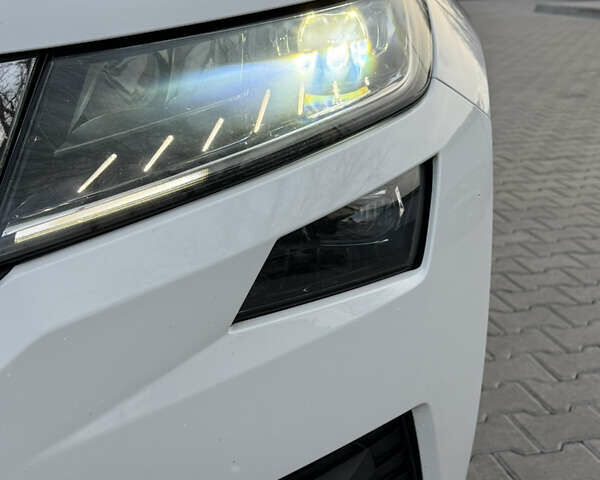 Білий Шкода Kodiaq, об'ємом двигуна 1.98 л та пробігом 197 тис. км за 22999 $, фото 27 на Automoto.ua