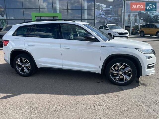 Белый Шкода Kodiaq, объемом двигателя 1.98 л и пробегом 102 тыс. км за 34700 $, фото 23 на Automoto.ua