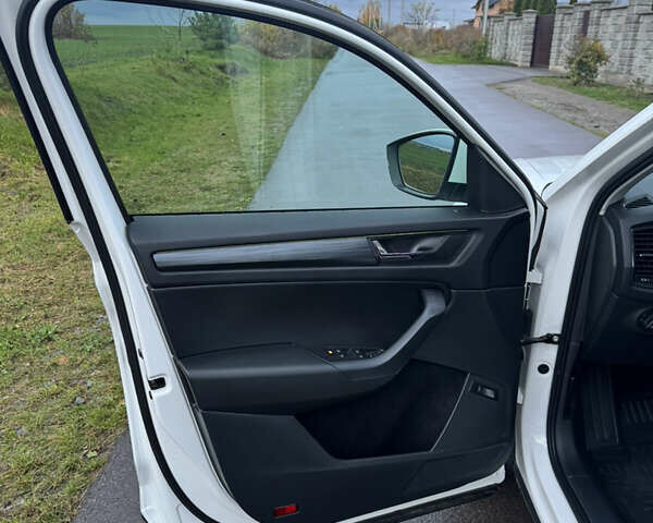 Білий Шкода Kodiaq, об'ємом двигуна 1.98 л та пробігом 192 тис. км за 25500 $, фото 19 на Automoto.ua