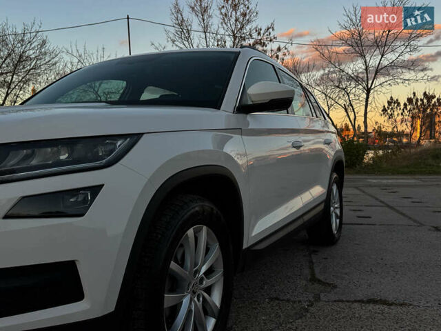 Шкода Kodiaq 2021 у Миколаєві на Automoto.ua Білий Шкода Kodiaq, об'ємом двигуна 1.97 л та пробігом 174 тис. км за 31600 $, фото 5 на Automoto.ua
