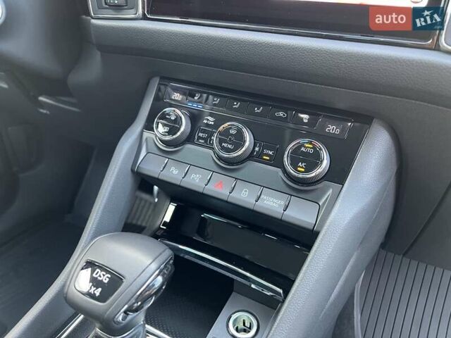 Белый Шкода Kodiaq, объемом двигателя 1.98 л и пробегом 77 тыс. км за 38900 $, фото 9 на Automoto.ua