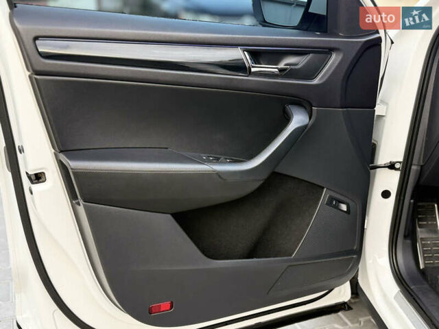 Білий Шкода Kodiaq, об'ємом двигуна 1.98 л та пробігом 197 тис. км за 22999 $, фото 37 на Automoto.ua