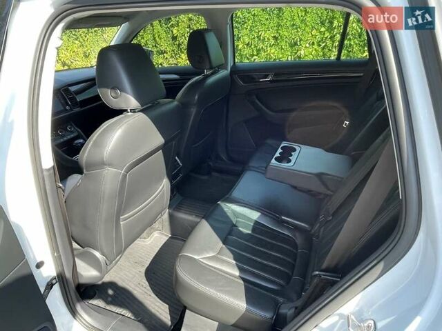 Белый Шкода Kodiaq, объемом двигателя 1.98 л и пробегом 106 тыс. км за 33500 $, фото 7 на Automoto.ua