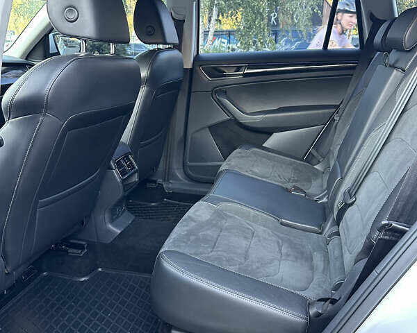 Белый Шкода Kodiaq, объемом двигателя 1.98 л и пробегом 57 тыс. км за 26500 $, фото 9 на Automoto.ua