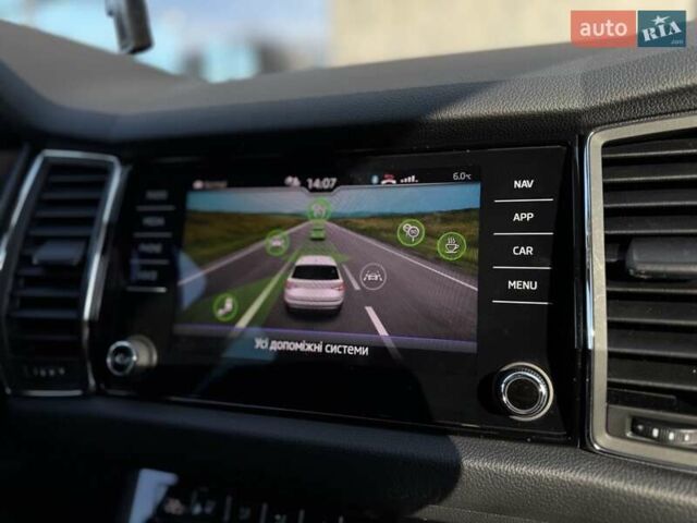Белый Шкода Kodiaq, объемом двигателя 1.97 л и пробегом 98 тыс. км за 37500 $, фото 14 на Automoto.ua