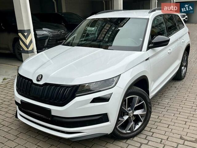 Белый Шкода Kodiaq, объемом двигателя 1.98 л и пробегом 70 тыс. км за 33900 $, фото 72 на Automoto.ua