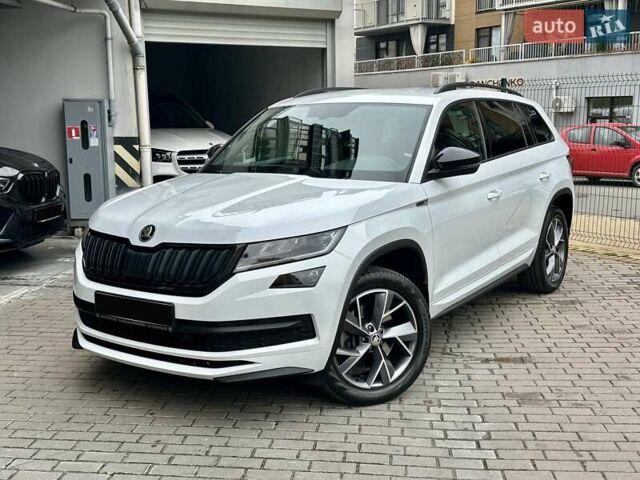 Белый Шкода Kodiaq, объемом двигателя 1.98 л и пробегом 70 тыс. км за 33900 $, фото 4 на Automoto.ua