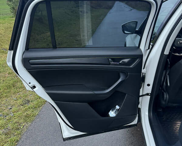 Білий Шкода Kodiaq, об'ємом двигуна 1.98 л та пробігом 192 тис. км за 25500 $, фото 20 на Automoto.ua