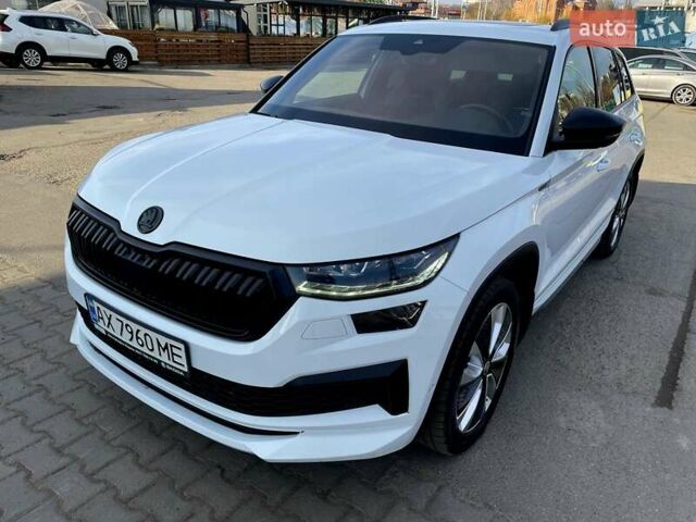 Белый Шкода Kodiaq, объемом двигателя 1.98 л и пробегом 113 тыс. км за 37300 $, фото 6 на Automoto.ua