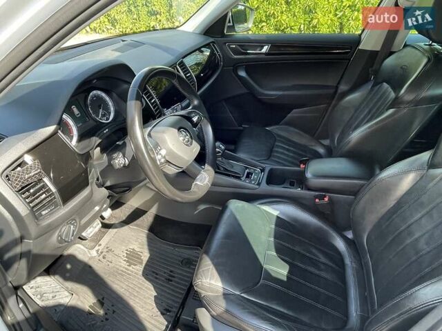 Белый Шкода Kodiaq, объемом двигателя 1.98 л и пробегом 106 тыс. км за 33500 $, фото 12 на Automoto.ua