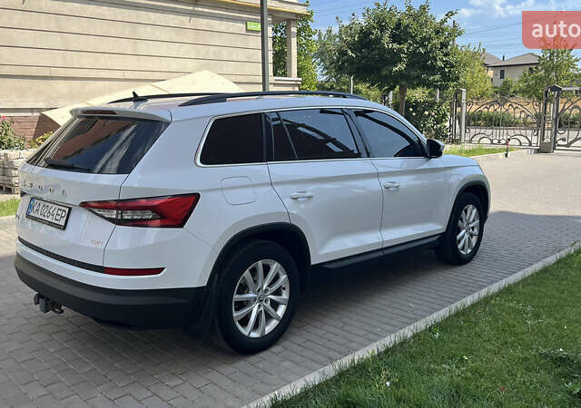 Белый Шкода Kodiaq, объемом двигателя 1.98 л и пробегом 242 тыс. км за 20000 $, фото 4 на Automoto.ua