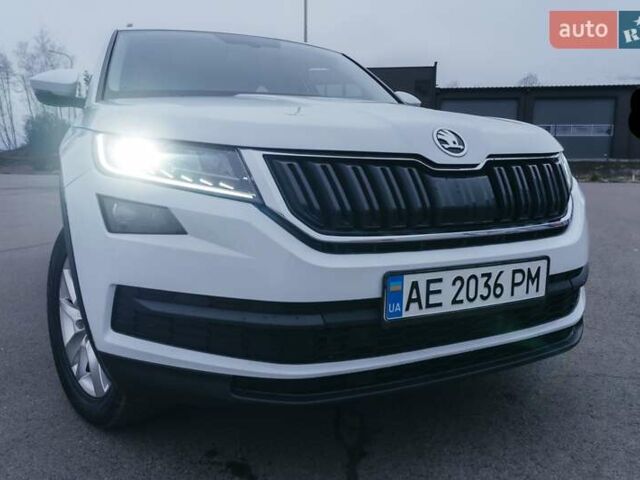 Білий Шкода Kodiaq, об'ємом двигуна 1.98 л та пробігом 100 тис. км за 34000 $, фото 4 на Automoto.ua