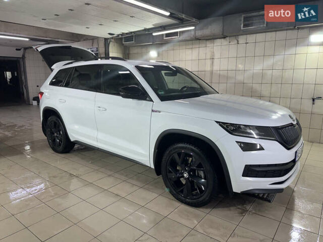 Белый Шкода Kodiaq, объемом двигателя 2 л и пробегом 90 тыс. км за 33300 $, фото 14 на Automoto.ua