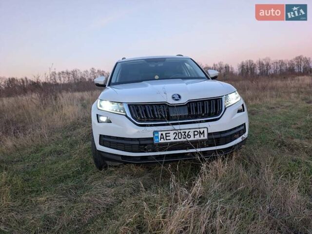 Белый Шкода Kodiaq, объемом двигателя 1.98 л и пробегом 100 тыс. км за 34000 $, фото 24 на Automoto.ua