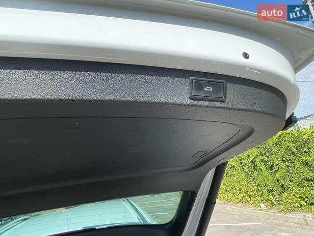 Белый Шкода Kodiaq, объемом двигателя 1.98 л и пробегом 106 тыс. км за 33500 $, фото 19 на Automoto.ua