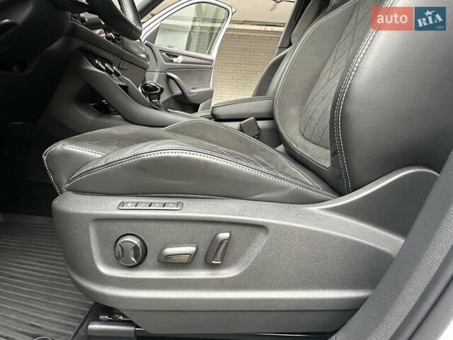 Белый Шкода Kodiaq, объемом двигателя 1.98 л и пробегом 70 тыс. км за 33900 $, фото 43 на Automoto.ua