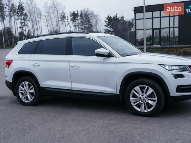Білий Шкода Kodiaq, об'ємом двигуна 1.98 л та пробігом 100 тис. км за 34000 $, фото 5 на Automoto.ua