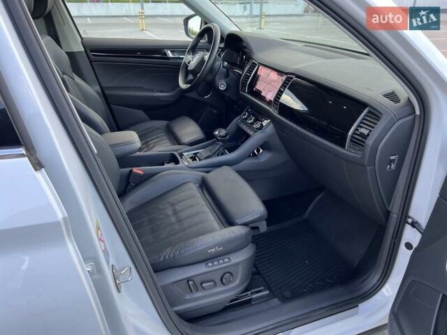 Белый Шкода Kodiaq, объемом двигателя 1.98 л и пробегом 77 тыс. км за 38900 $, фото 8 на Automoto.ua