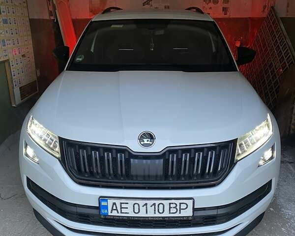 Білий Шкода Kodiaq, об'ємом двигуна 1.98 л та пробігом 66 тис. км за 36600 $, фото 15 на Automoto.ua