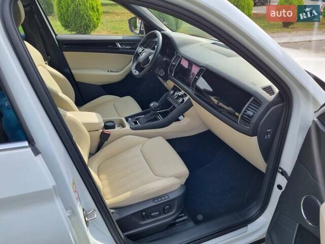 Білий Шкода Kodiaq, об'ємом двигуна 1.97 л та пробігом 185 тис. км за 37500 $, фото 42 на Automoto.ua