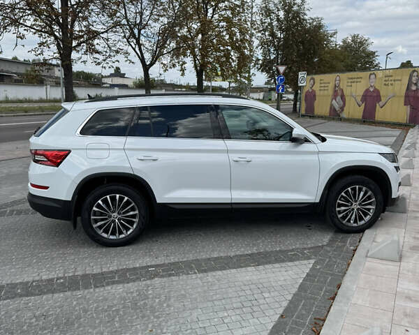 Белый Шкода Kodiaq, объемом двигателя 1.98 л и пробегом 89 тыс. км за 36500 $, фото 6 на Automoto.ua