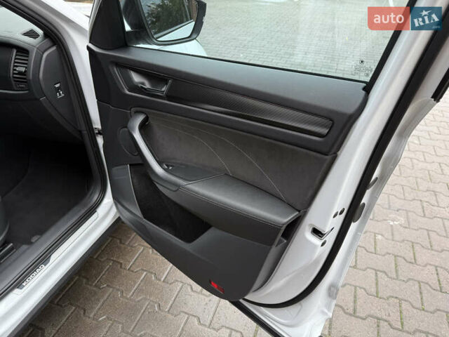 Білий Шкода Kodiaq, об'ємом двигуна 2 л та пробігом 154 тис. км за 37499 $, фото 52 на Automoto.ua
