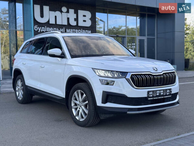 Белый Шкода Kodiaq, объемом двигателя 2 л и пробегом 45 тыс. км за 40999 $, фото 8 на Automoto.ua