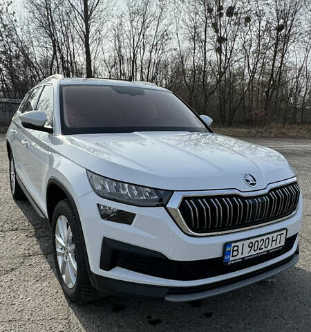 Белый Шкода Kodiaq, объемом двигателя 2 л и пробегом 9 тыс. км за 43900 $, фото 5 на Automoto.ua