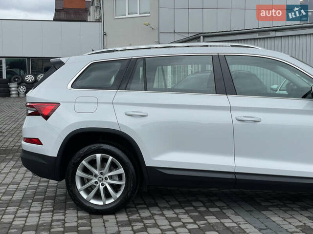 Белый Шкода Kodiaq, объемом двигателя 1.97 л и пробегом 29 тыс. км за 34400 $, фото 6 на Automoto.ua