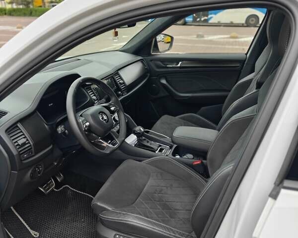 Белый Шкода Kodiaq, объемом двигателя 1.97 л и пробегом 21 тыс. км за 50000 $, фото 10 на Automoto.ua