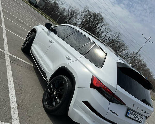 Шкода Kodiaq 2022 в Запорожье на Automoto.ua Белый Шкода Kodiaq, объемом двигателя 2 л и пробегом 65 тыс. км за 42000 $, фото 12 на Automoto.ua