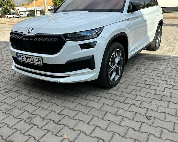 Белый Шкода Kodiaq, объемом двигателя 1.98 л и пробегом 64 тыс. км за 39000 $, фото 3 на Automoto.ua