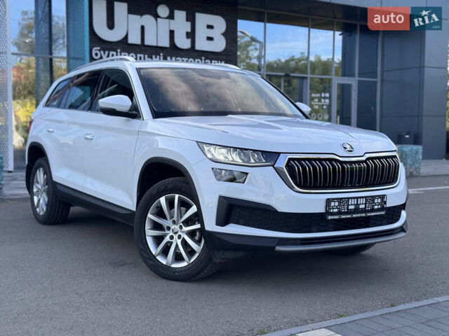 Белый Шкода Kodiaq, объемом двигателя 2 л и пробегом 45 тыс. км за 40999 $, фото 11 на Automoto.ua