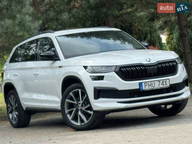 Белый Шкода Kodiaq, объемом двигателя 1.97 л и пробегом 147 тыс. км за 39990 $, фото 6 на Automoto.ua