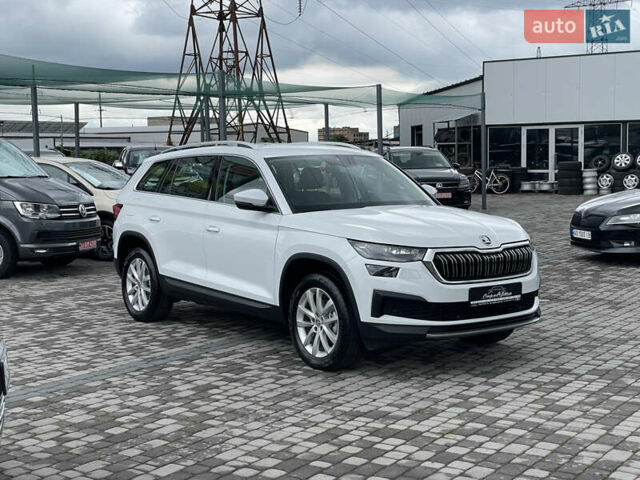 Белый Шкода Kodiaq, объемом двигателя 1.97 л и пробегом 29 тыс. км за 33600 $, фото 3 на Automoto.ua