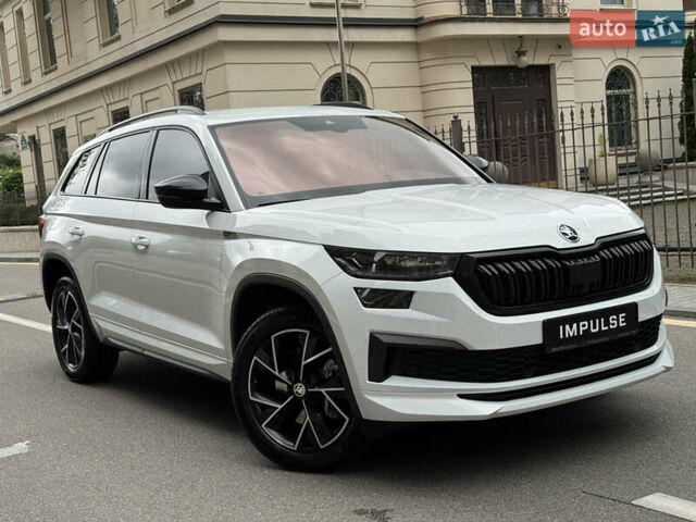 Білий Шкода Kodiaq, об'ємом двигуна 1.97 л та пробігом 74 тис. км за 41900 $, фото 5 на Automoto.ua