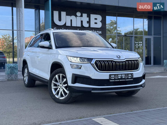 Белый Шкода Kodiaq, объемом двигателя 2 л и пробегом 45 тыс. км за 40999 $, фото 12 на Automoto.ua
