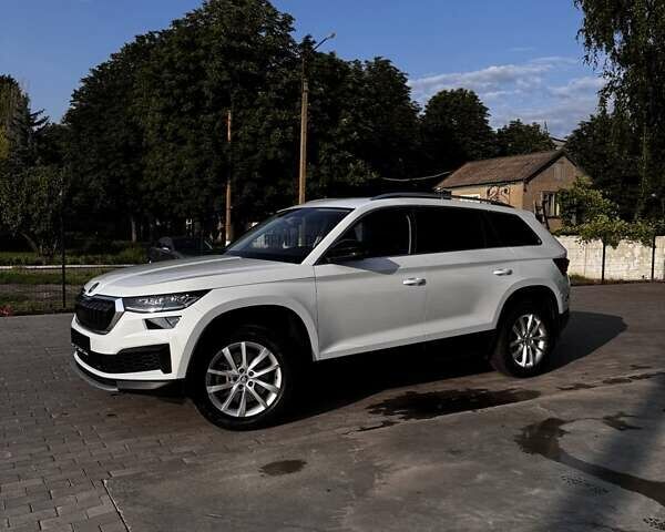 Білий Шкода Kodiaq, об'ємом двигуна 1.98 л та пробігом 52 тис. км за 38500 $, фото 3 на Automoto.ua