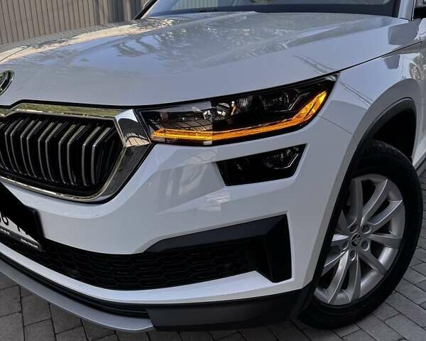 Білий Шкода Kodiaq, об'ємом двигуна 1.98 л та пробігом 52 тис. км за 38500 $, фото 27 на Automoto.ua