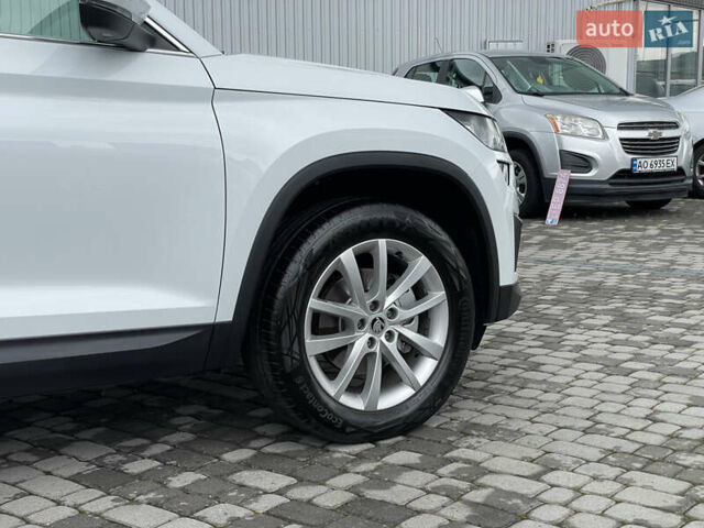 Белый Шкода Kodiaq, объемом двигателя 1.97 л и пробегом 29 тыс. км за 34400 $, фото 7 на Automoto.ua