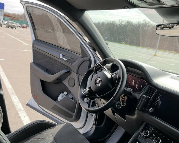 Шкода Kodiaq 2022 в Запорожье на Automoto.ua Белый Шкода Kodiaq, объемом двигателя 2 л и пробегом 65 тыс. км за 42000 $, фото 23 на Automoto.ua