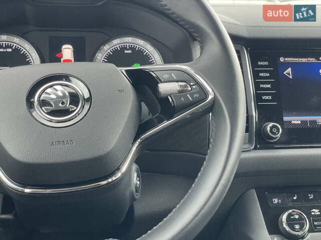 Белый Шкода Kodiaq, объемом двигателя 1.97 л и пробегом 29 тыс. км за 33600 $, фото 28 на Automoto.ua