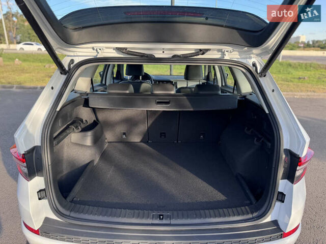 Белый Шкода Kodiaq, объемом двигателя 2 л и пробегом 45 тыс. км за 40999 $, фото 47 на Automoto.ua