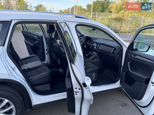 Белый Шкода Kodiaq, объемом двигателя 2 л и пробегом 45 тыс. км за 40999 $, фото 15 на Automoto.ua