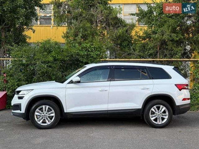 Білий Шкода Kodiaq, об'ємом двигуна 1.97 л та пробігом 44 тис. км за 37999 $, фото 5 на Automoto.ua